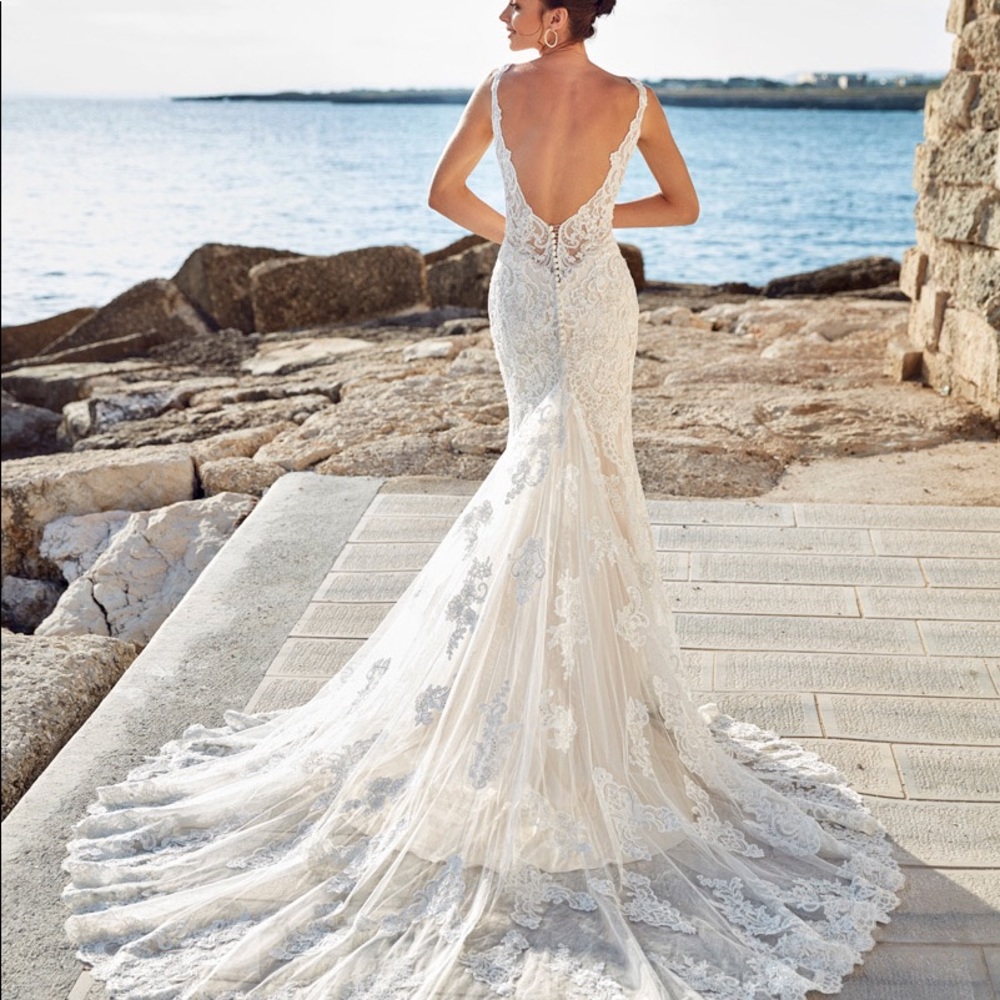 Lace Mermaid Wedding Gown in White with Low Back